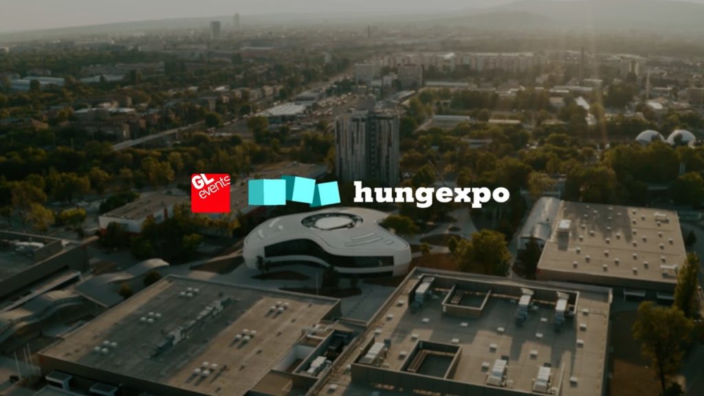 Hungexpo épületkomplexum frontális felvétele, céges imázsfilm készítése rendezvény- és üzleti infrastruktúra bemutatásához.