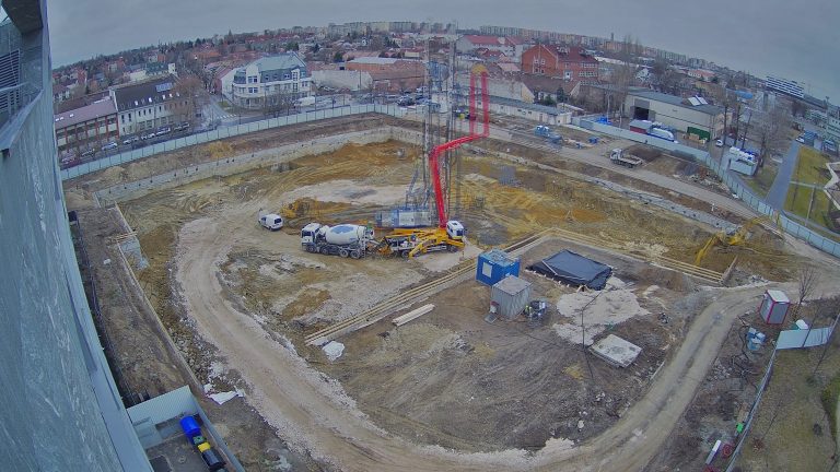 Richter Gedeon székház építésének hosszú távú dokumentálása nappalból éjszakába váltó jelenettel, professzionális timelapse videó készítés ipari környezetben.